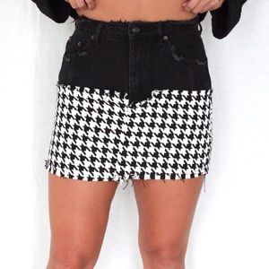 Super Cute Skirt! BRAND NEW NEVER WORN!!